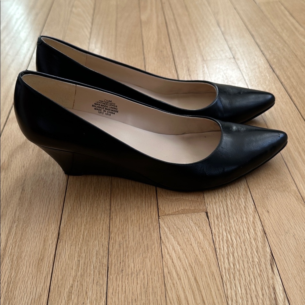 5 for $25 // Nine West “Gelato” black leather wedge heels 7.5M
